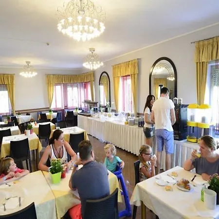 Szálloda Bella Peschiera 3*